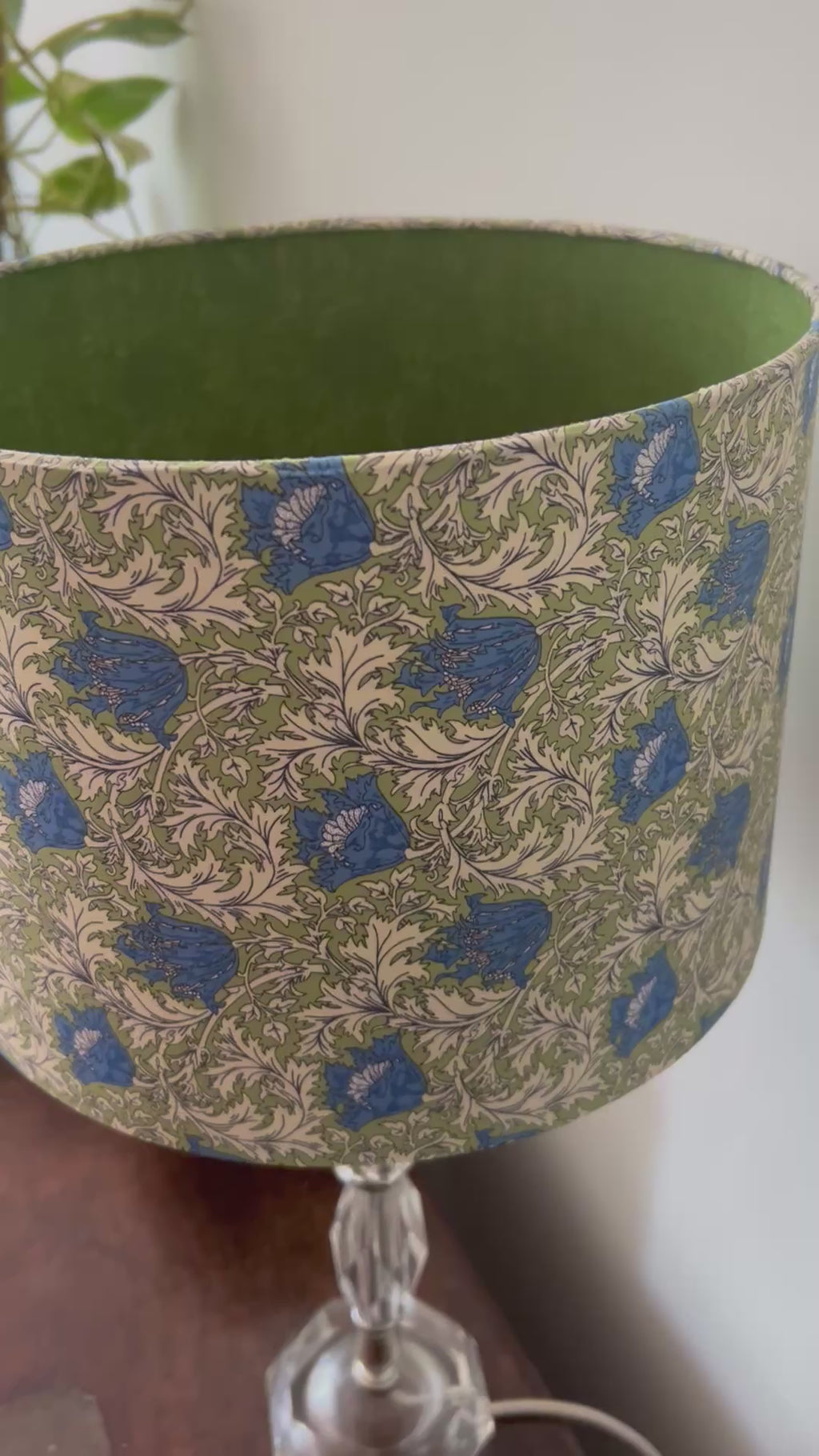 Short video of the William Morris look alike  shade